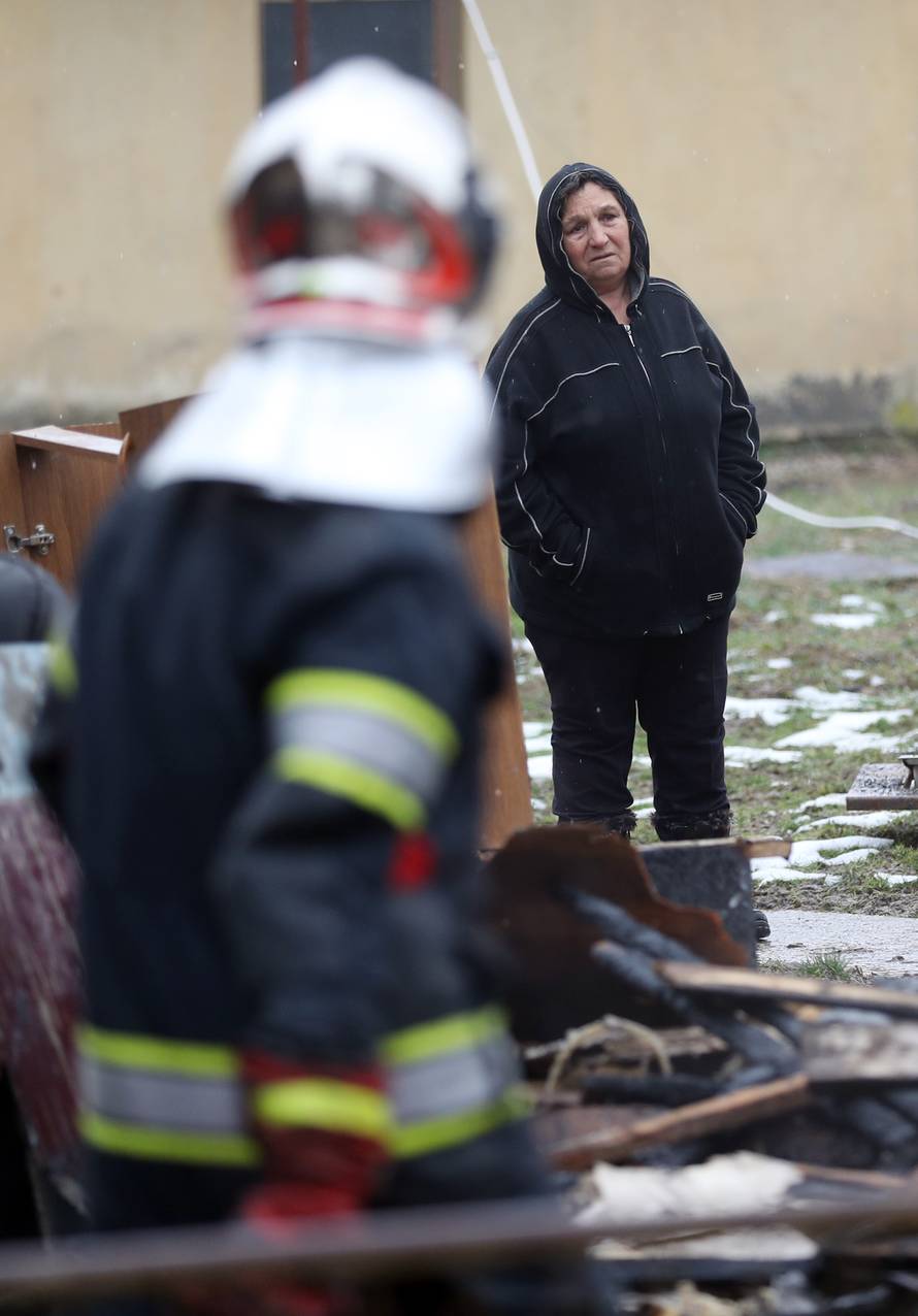 Drama kod Zagreba: Izvukla nepokretnog muža iz požara