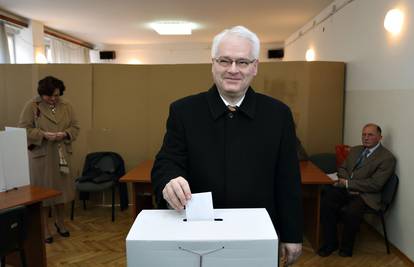 Ivi Josipoviću drugi mandat, referendum o ćirilici je upitan