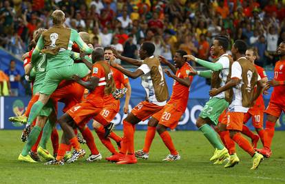 Van Gaal se kockao i dobio: U polufinale 'oranje' odveli penali