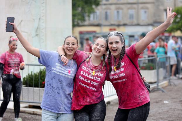 Rijeka: Maturanti srednjih škola širom grada slave kraj srednjoškolskog obrazovanja