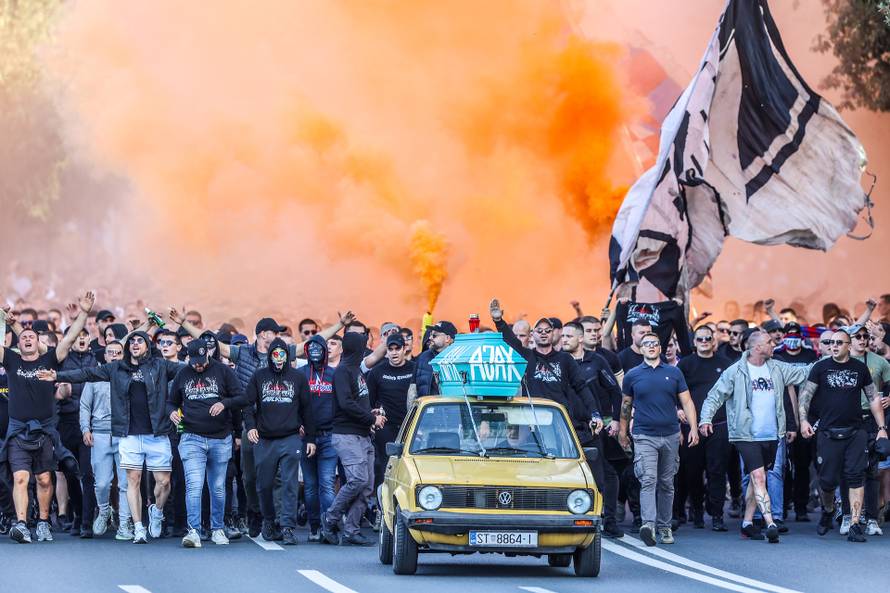 Split: Korteo Torcide prema stadionu Poljud