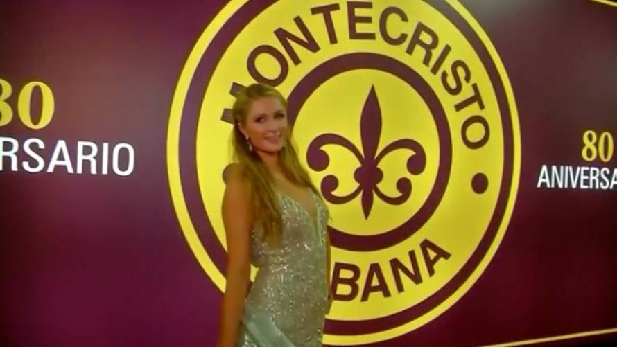 Razmažena bogatašica Paris posjetila sirotište i zaplakala