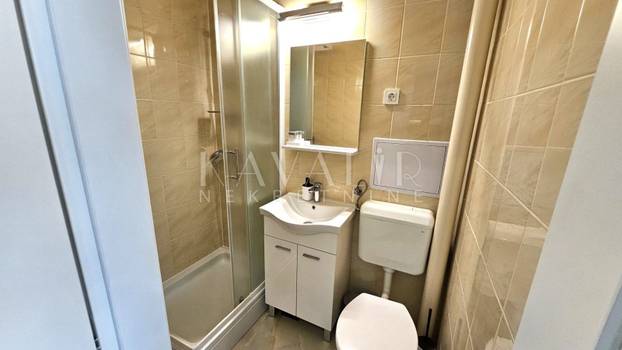 FOTO Čim uđete u ovaj stan - u kuhinji ste! Pogledajte za koliko prodaju ovih 23m2 u Zagrebu...