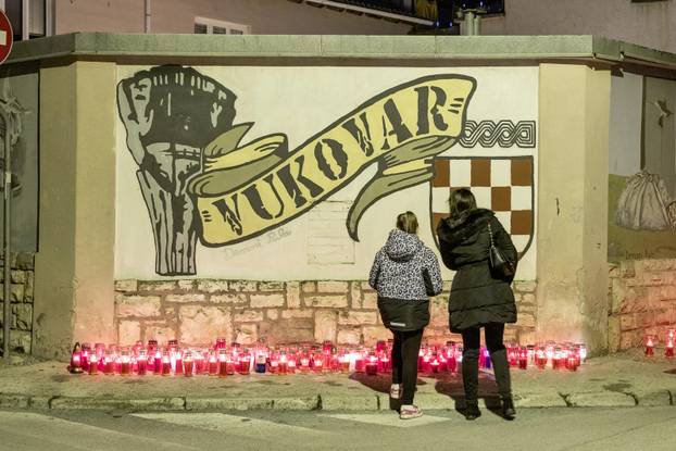 Pula: Održan mimohod u povodu obilježavanja Dana sjećanja na žrtvu Vukovara i Škabrnje