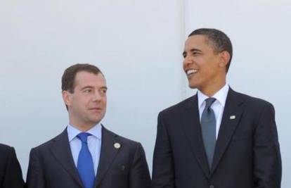 Obama i Medvedev slat će si e-mailove i SMS poruke