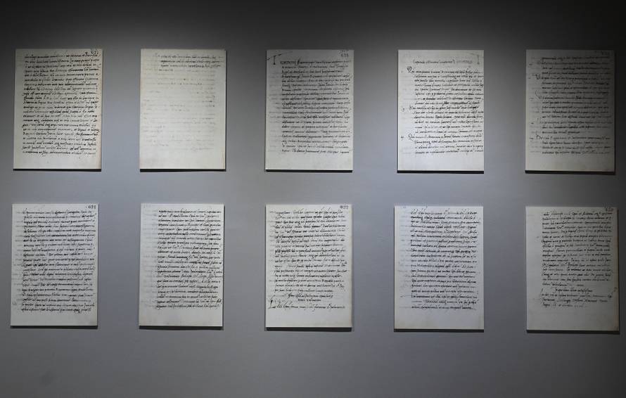 Zagreb: 1100 izlozba Hrvatskog Kraljevstva  u Klovicevim dvorima