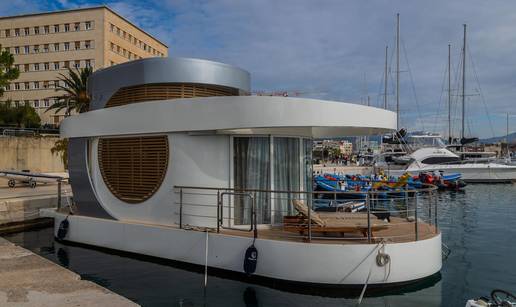 FOTO Jeste li vidjeli plutajuću vilu u Splitu? Pogledajte kakav vas luksuz očekuje unutra