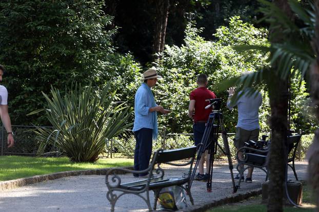 Poznati britanski TV voditelj vrtlar Monty Don snima emisiju u opatijskom parku Angiolina