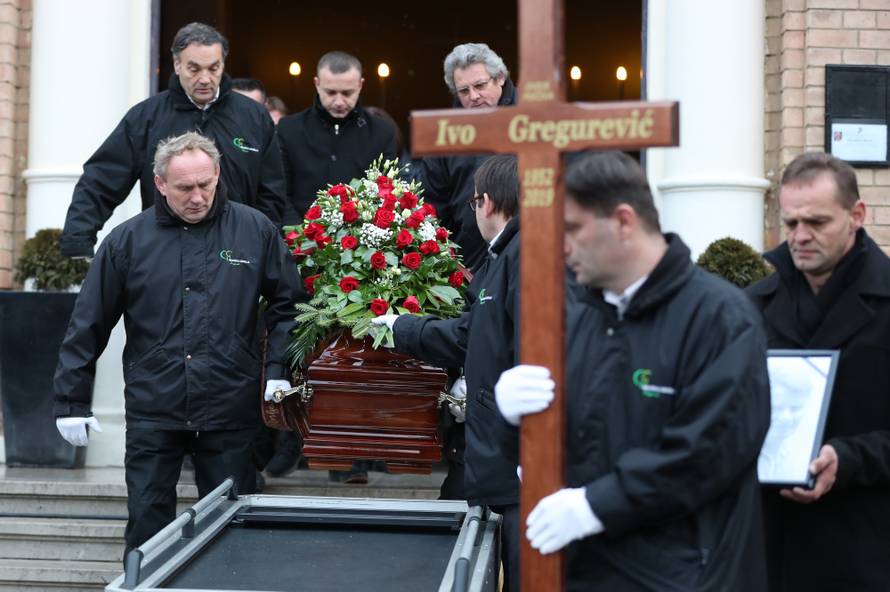 Oproštaj od oca uz tamburaše: Marko je jedva susprezao suze