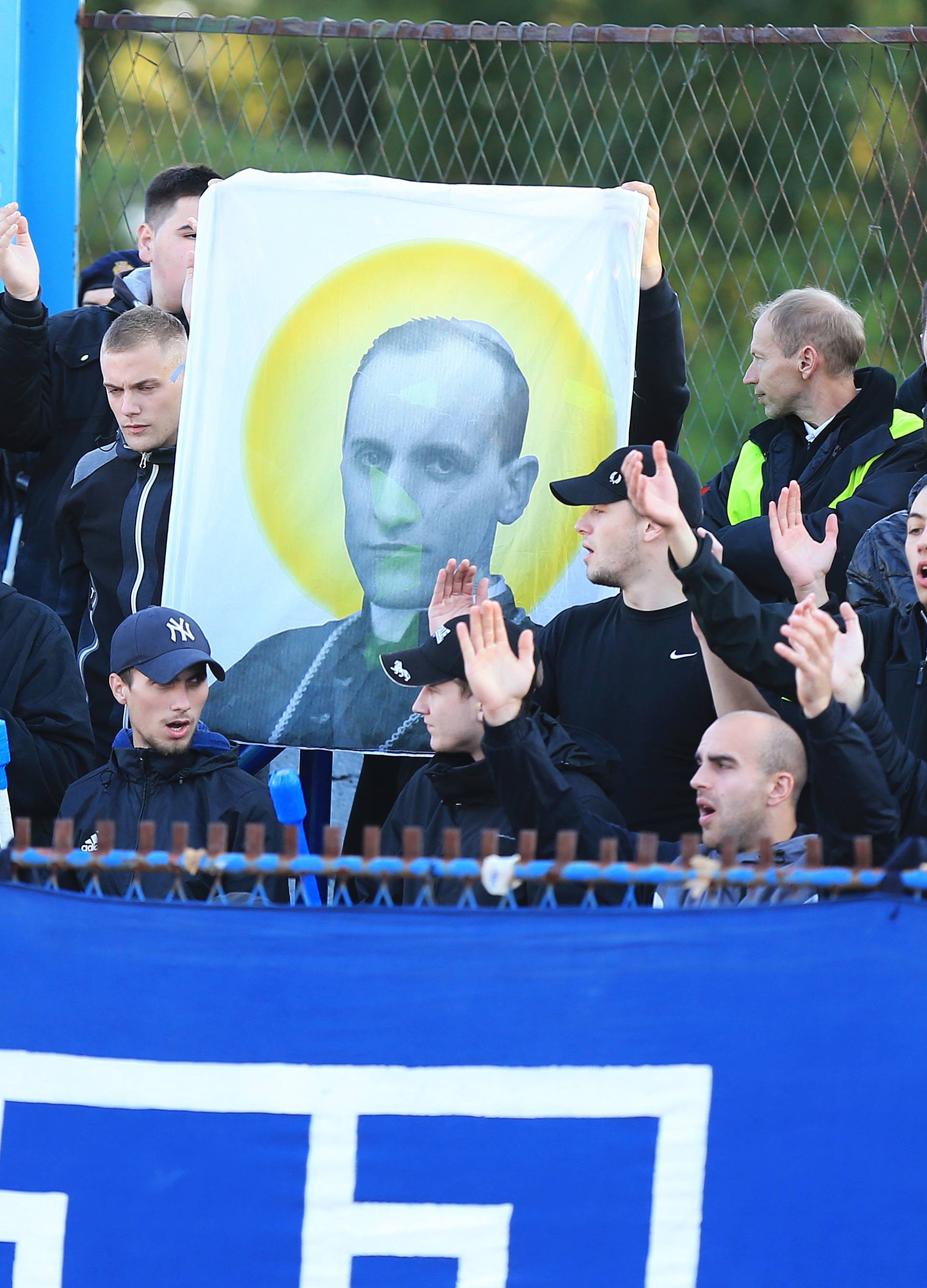 Blažen među Boysima: Lijevo Zdravko, a desno - Stepinac...