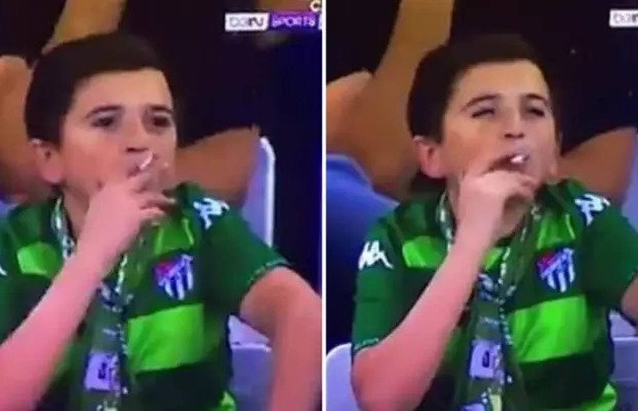 Mali, što radiš? Baci to iz ruku! "Hej, pa ja imam 36 godina..."
