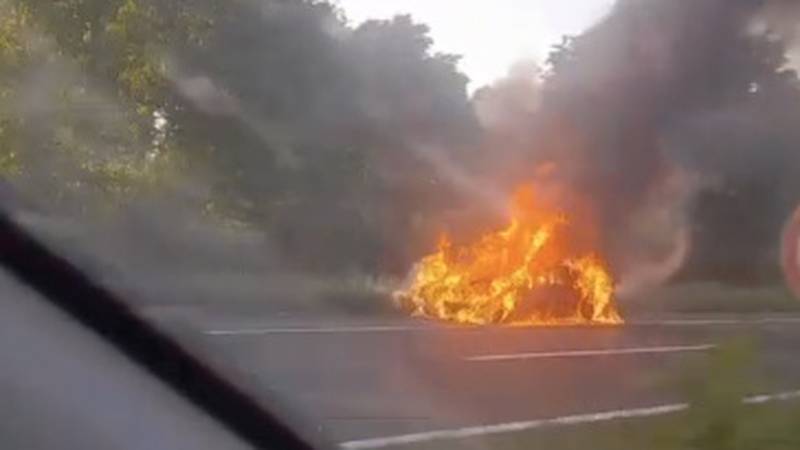VIDEO Buktinja na A1: BMW u potpunosti izgorio kod Lučkog 15 screenshot 2025 05 04 at 19 18 59.png