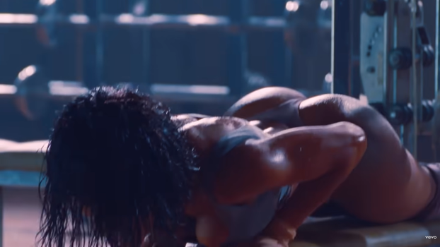 FOTO Teyana Taylor tresla je guzu u tangicama, a sada voli nositi 'gole' haljine u javnosti