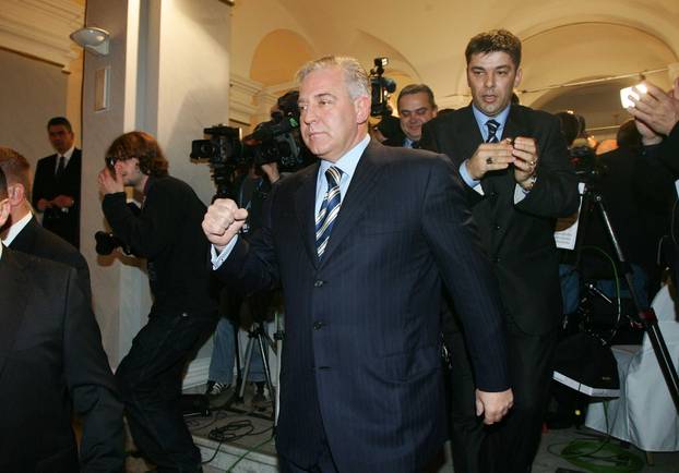 2007. Predsjednik HDZ-a Ivo Sanader najavio da o?ekuje mandat za sastavljanje vlade 