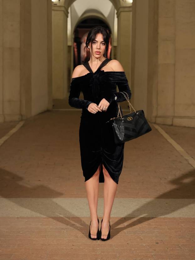 FOTO Georgina u crnom baršunu zasjenila sve na reviji u Rimu