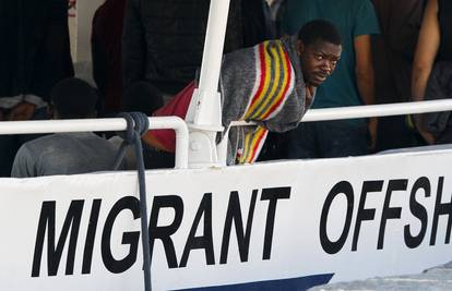 Na 13 brodova: Talijani spasili 2700 izbjeglica u blizini Libije
