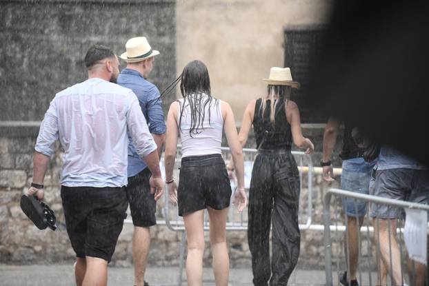 Sinj: Zbog jakog pljuska odgođena 310. Sinjska alka