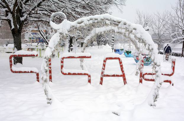 Snijeg je prekrio Sisak 