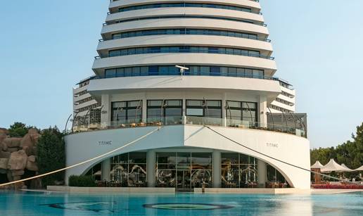 FOTO Ovaj Titanic nikada ne&cacute;e potonuti! Pogledajte &scaron;to sve nudi moderni tematski hotel