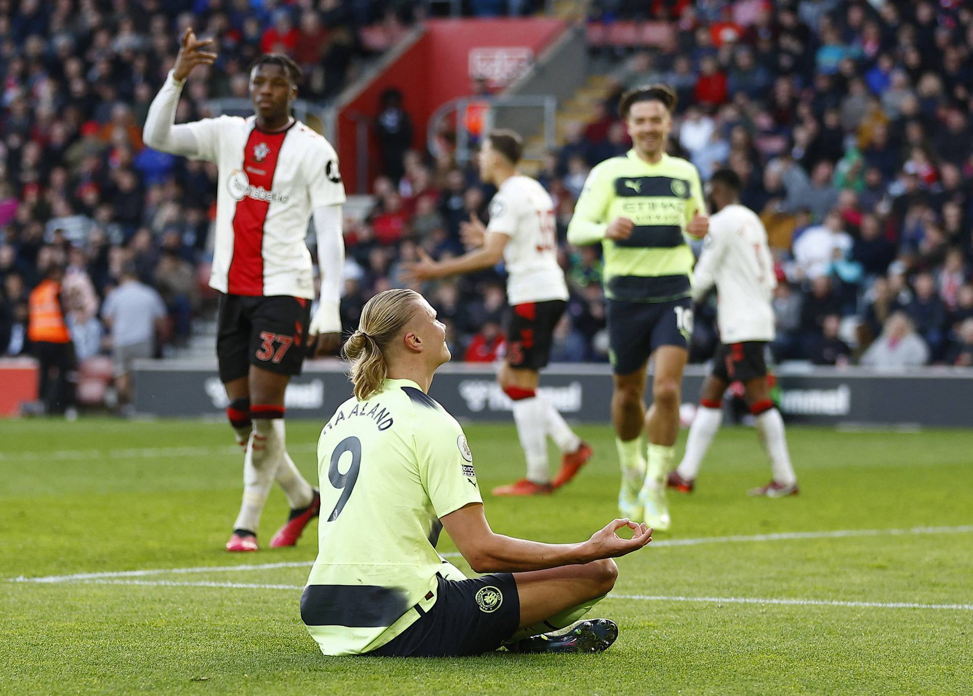 Premier League - Southampton v Manchester City