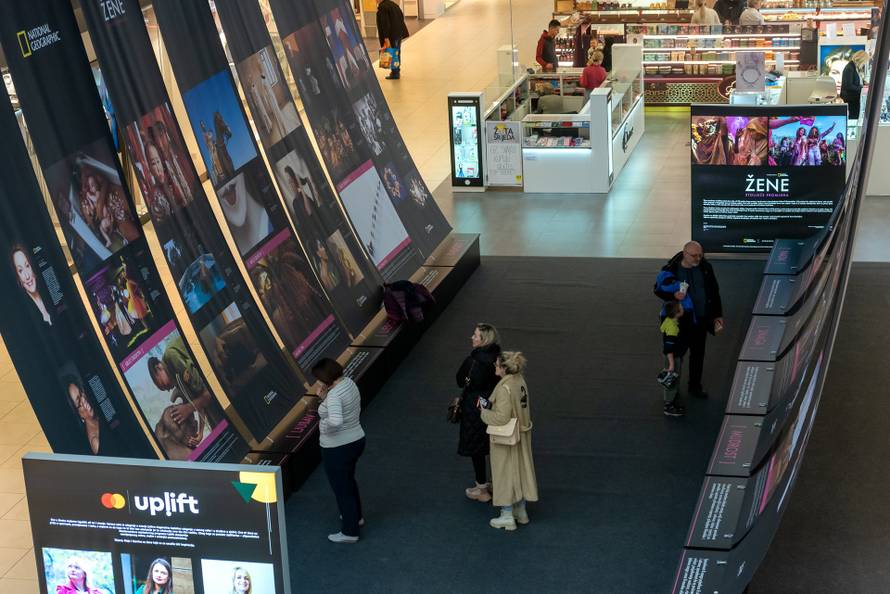 Otvorena putujuća izložba National Geographic fotografija 'Žene - stoljeće promjena'