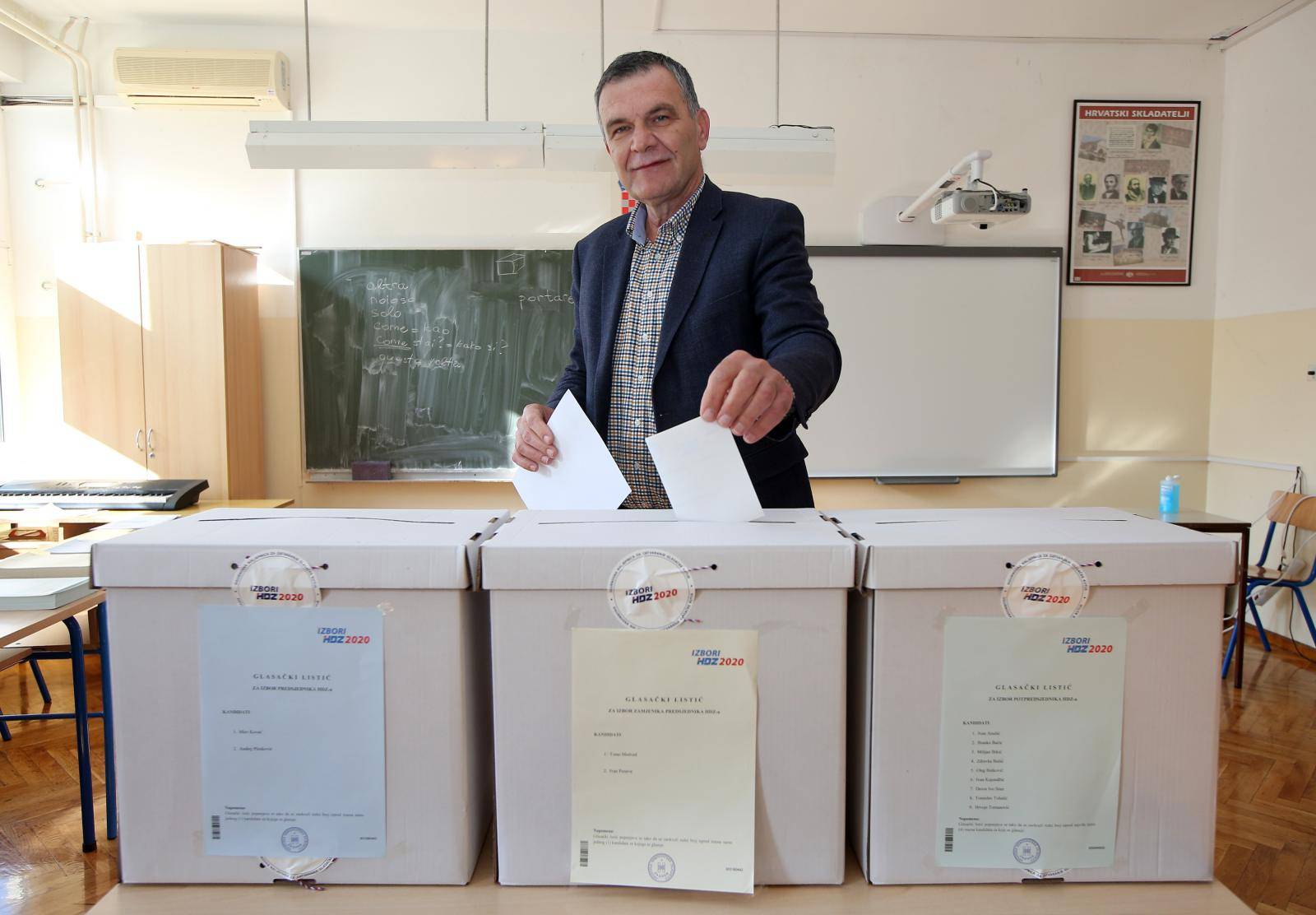 HDZ-ovci danas biraju vodstvo: U Splitu gužve na biralištima