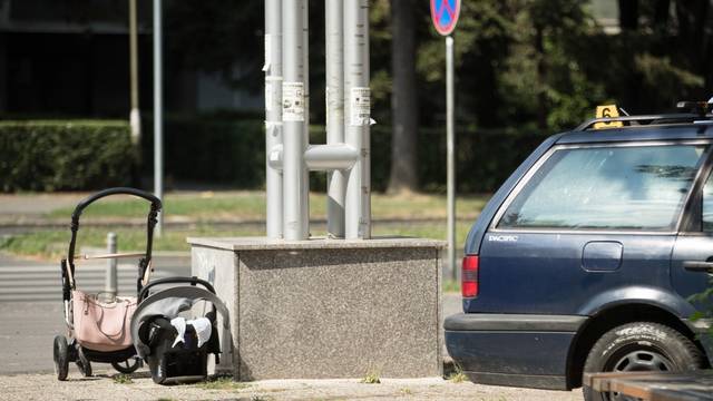 Zagreb: Nakon sudara automobil odbaÄen na nogostup naletio na majku s djetetom u Travnom