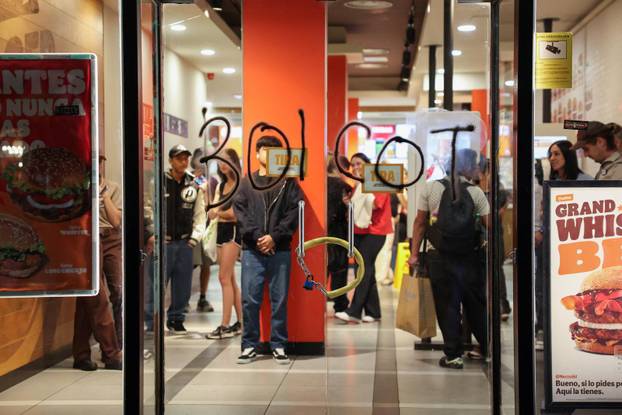 Spanish unions call a general strike in solidarity with Palestinians in Gaza, in Madrid