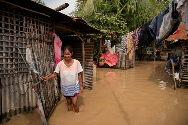 Flood in Nueva Ecija, Philippines amid super typhoon Man-yi