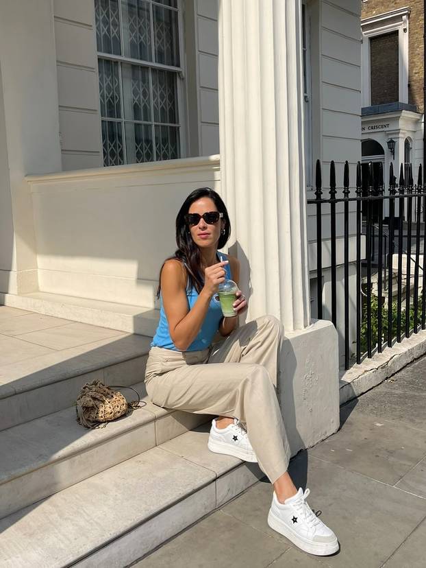 FOTO Ana Ivanović blista nakon razvoda sa Schweinijem. Pljušte komentari na fotke s plaže