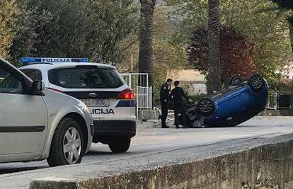 Nesreća u Trogiru: Izgubila je kontrolu, auto završio na krovu