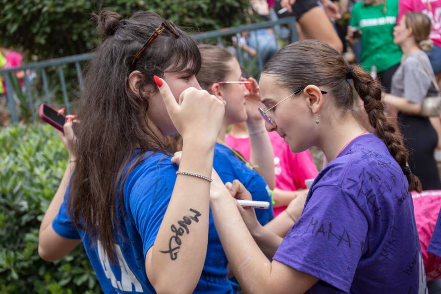 Dubrovnik: Dubrovački srednjoškolci kao i njihovi vršnjaci diljem Lijepe naše slave kraj škole