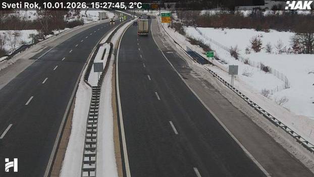 FOTO Pogledajte situaciju na autocestama: Snijeg još pada, stvara se poledica, ima i magle