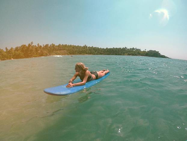 FOTO Napravila gaf uživo koji je obišao Europu. Atraktivna TV voditeljica ljubi Kovačeva šefa