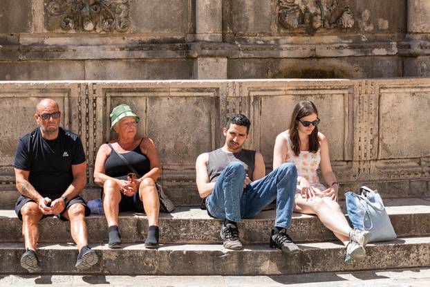 Sunčan i topao dan u Dubrovniku