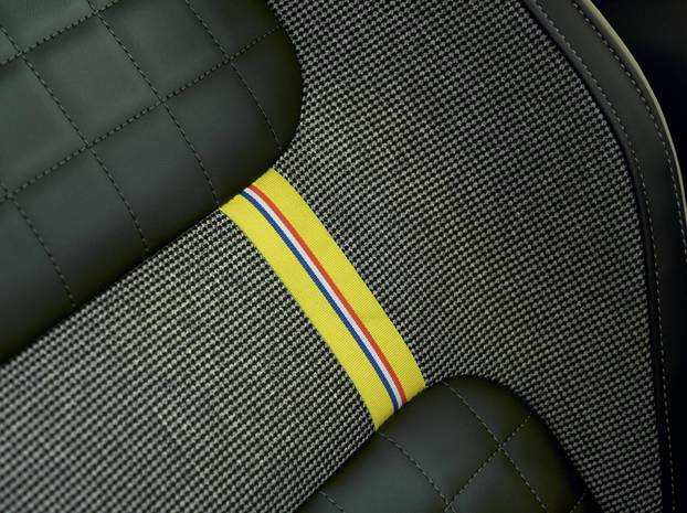 RENAULT 4 E-TECH ELECTRIC (B1317)