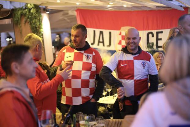Split: Na Rivi se okupljaju navijači Hrvatske i Portugala