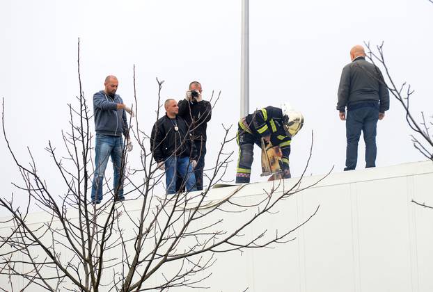 Zagreb: Policija u Dubravi pretraÅ¾ivala sumnjivi kamion