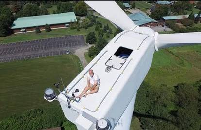 Suludo: Dron ga otkrio dok se sunčao na vrhu - vjetroturbine