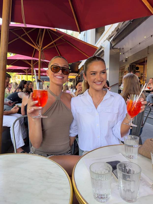 FOTO Unuka legende kriketa izazvala pomamu bez grudnjaka