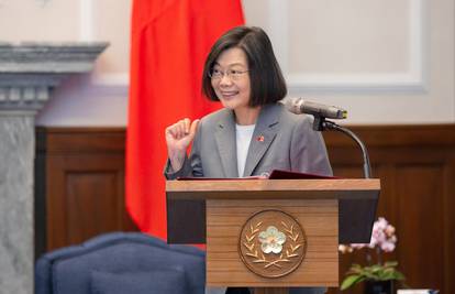 Peking upozorio da Tajvan ide prema 'olujnom moru' s predsjednicom Tsai Ing-wen