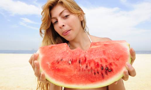 Jeste li ikada posolili lubenicu? Mnogi tvrde da je tako još finija