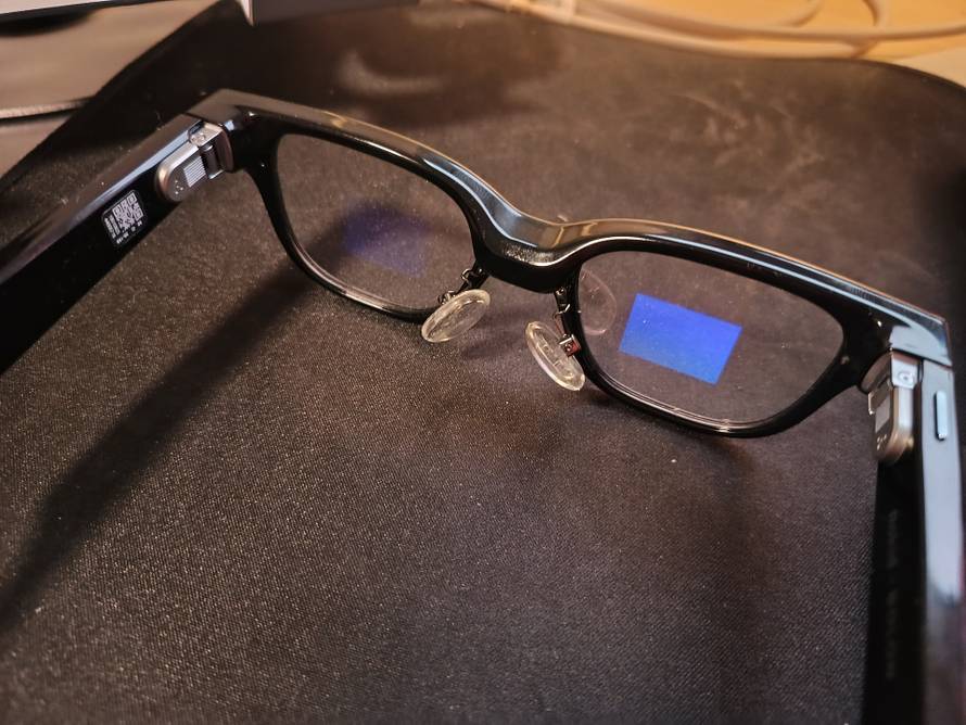 VIDEO Testirali smo Rokid Glasses: Ove pametne naočale s ekranom vas bacaju u SF film