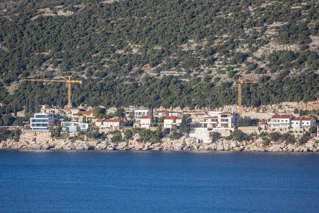 Dubrovnik: Bivši nogometaš Darijo Srna gradi svoju vikendicu u Lozici