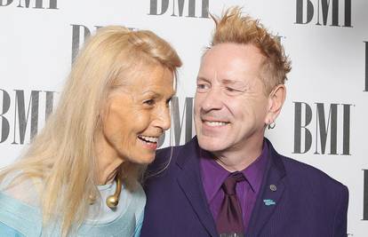 Preminula je supruga bivšeg frontmena Sex Pistolsa, borila se s Alzheimerovom bolešću...