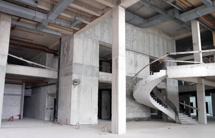 Split: Nedovršeni Kerumov hotel Marjan svakim danom sve više propada