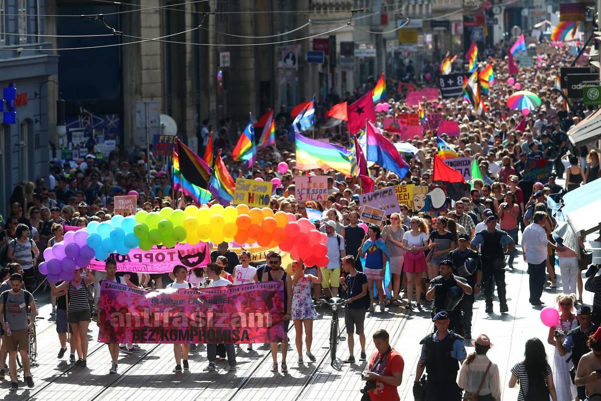 U gay zagrebu kafići Na prosvjedu