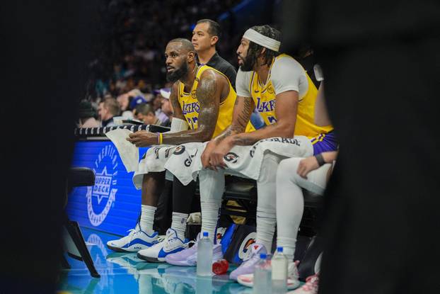 NBA: Los Angeles Lakers at Charlotte Hornets