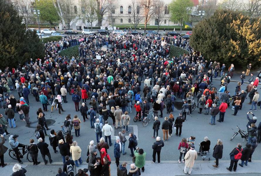 Zagreb: Organiziran prosvjed protiv dodjele poÄasnog doktorata Milanu BandiÄu