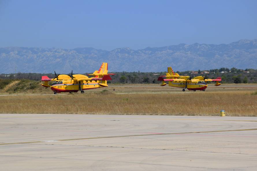 FOTO Hrvatski piloti vratili se iz Francuske: 'Bila nam je čast pomagati u gašenju požara'